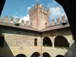 Castello di Malpaga, Cavernago