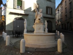 Bergamo - Fontana del Delfino