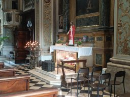 Bergamo - Chiesa della Madonna dello Spasimo, statua di Santa Lucia